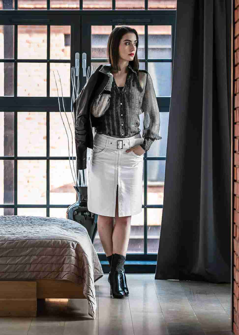 ołówkowa spódnica skórzana, spódnica skórzana z paskiem ze skóry, biała spódnica skórzana, biała spódnica ze skóry włoskiej, biała spódnica skóra naturalna, spódnica ze skóry naturalnej biała, spódnica premium