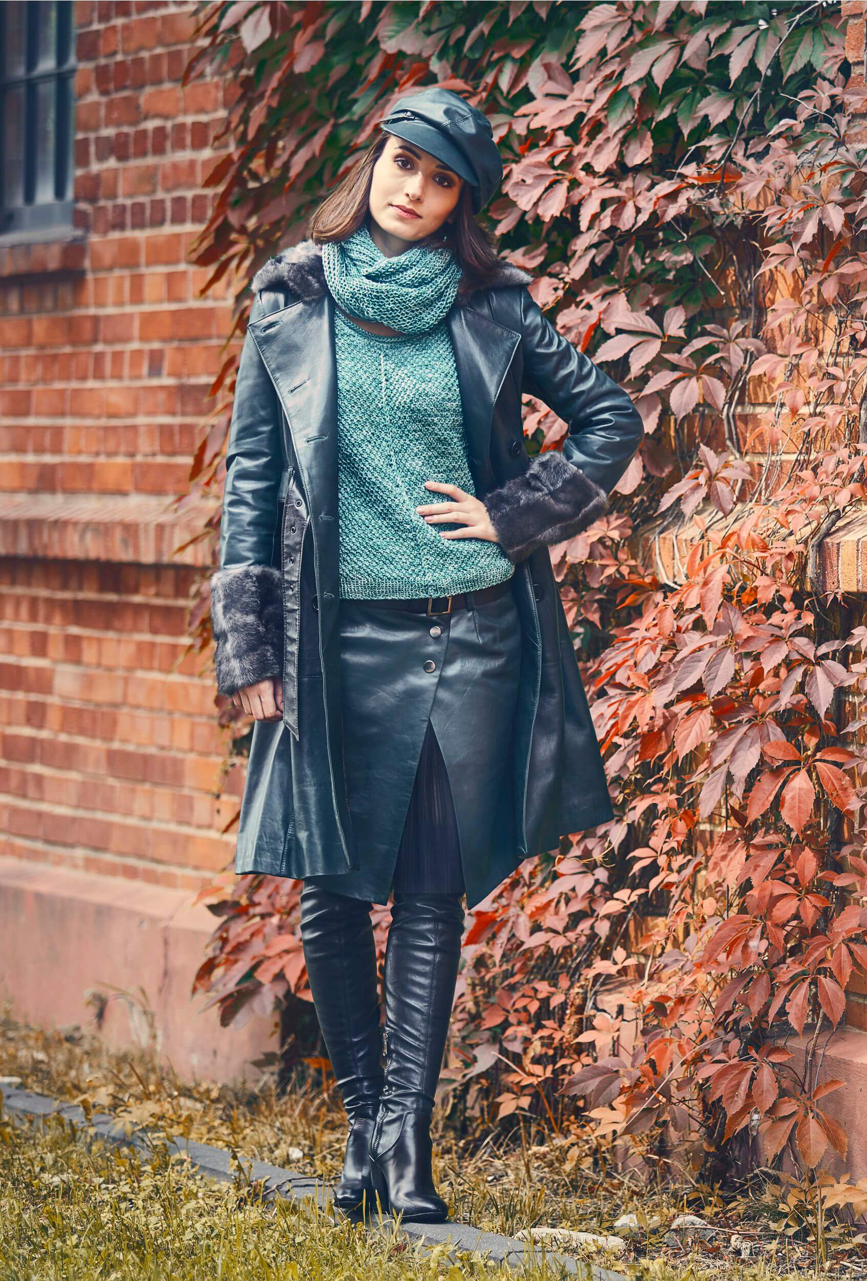 spódnica skórzana, spódnica skórzana z paskiem ze skóry, zielona spódnica skórzana, ciemna zieleń spódnica skórzana, zieleń butelkowa spódnica skórzana, zielona spódnica skórzana z halką, spódnica ze skóry włoskiej, spódnica premium skóra naturalna