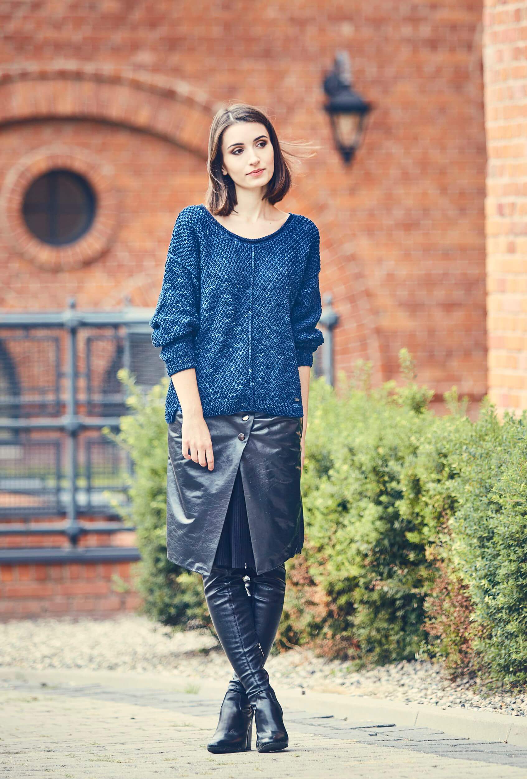 spódnica skórzana, spódnica skórzana z paskiem ze skóry, grafitowa spódnica skórzana, grafitowa spódnica skórzana z halką, spódnica ze skóry włoskiej, spódnica skóra naturalna, spódnica ze skóry naturalnej grafitowa, spódnice skórzane z halką, premium