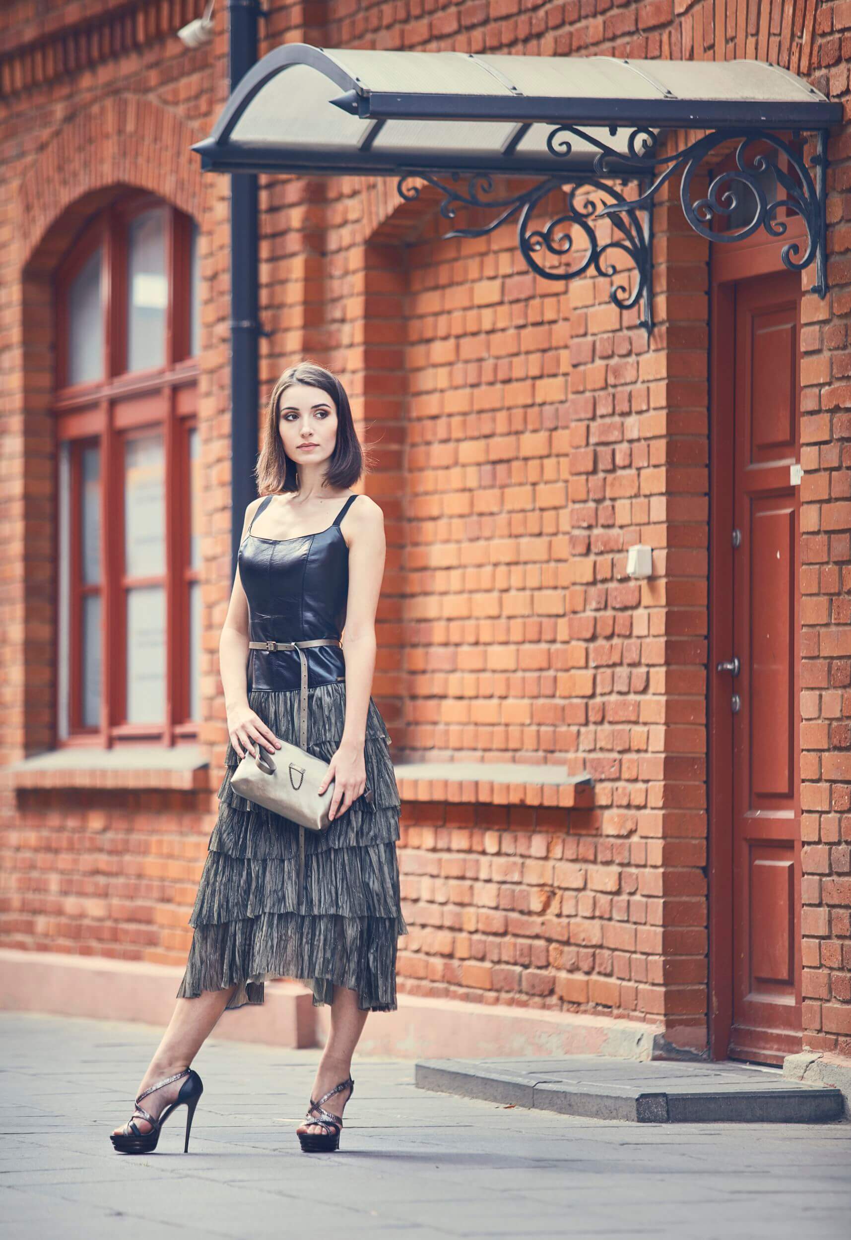 gorsetowa sukienka, czarna gorsetowa sukienka, sukienka ze skórzanym gorsetem, skórzana sukienka czarna, sukienka wieczorowa, czarna sukienka na wesele, czarna sukienka must have, skórzana sukienka bestseller, gorsetowa sukienka bestseller