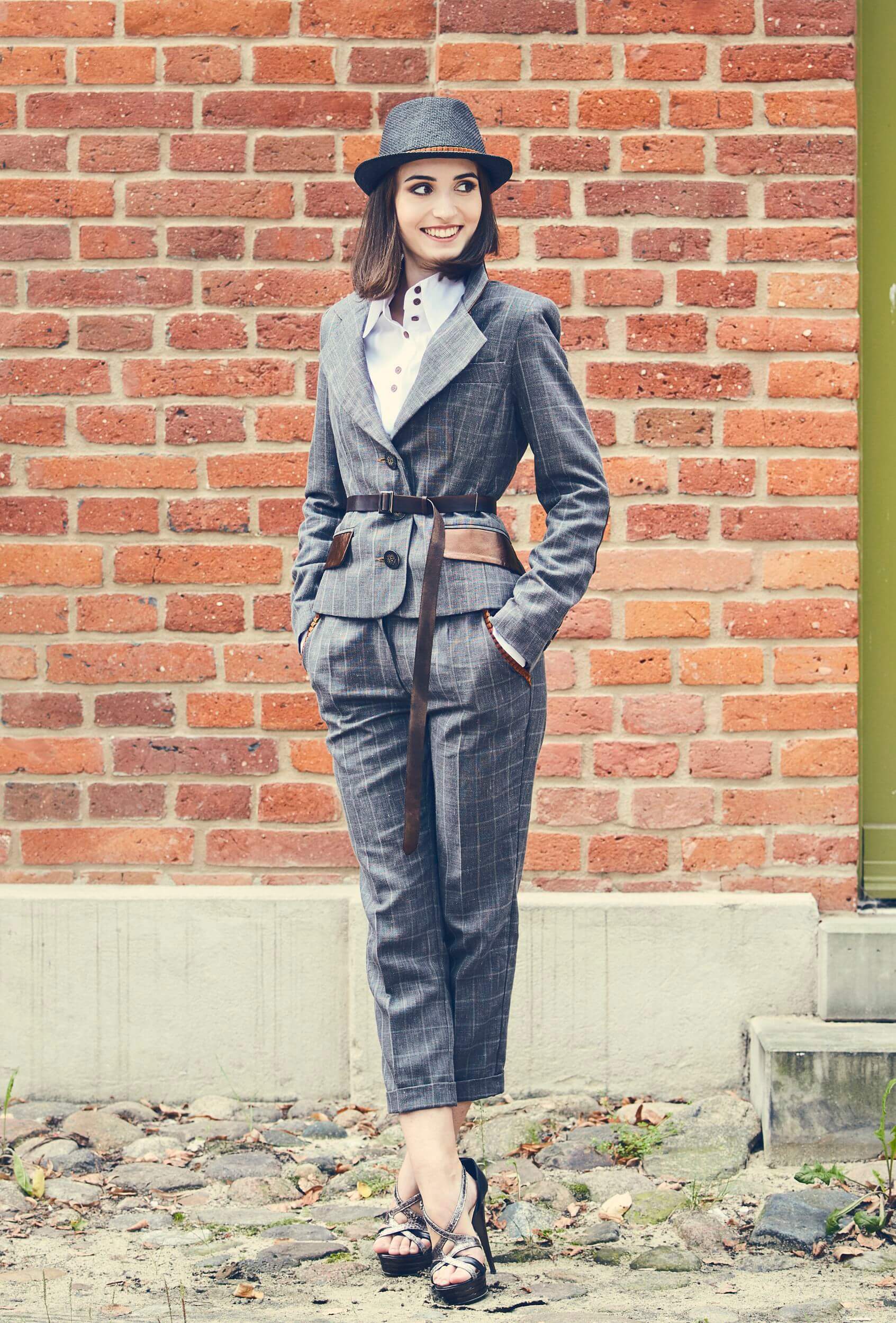 spodnie w kratkę, spodnie w kratkę szare, spodnie na kant, spodnie eleganckie, garnitur damski