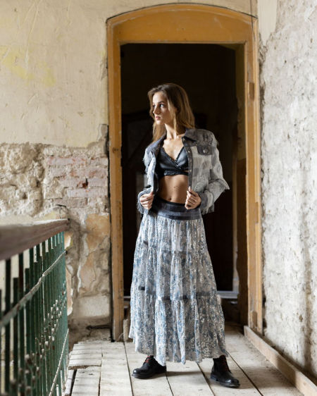 224005 Jedwabna Spódnica Maxi Z Brokatem