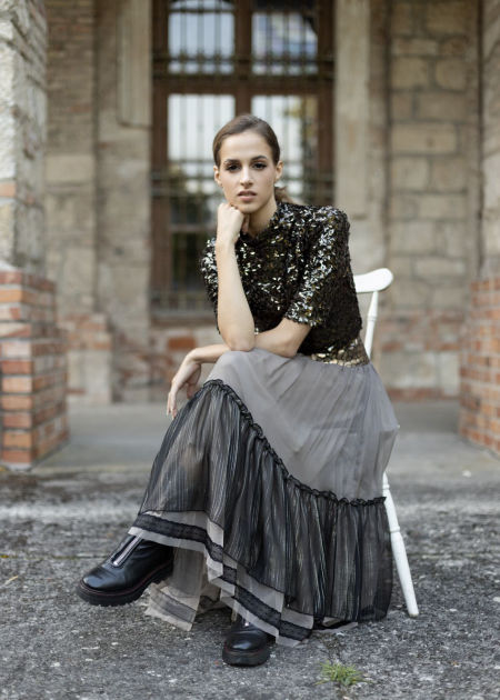 124010 Top Z Cekinami Brown