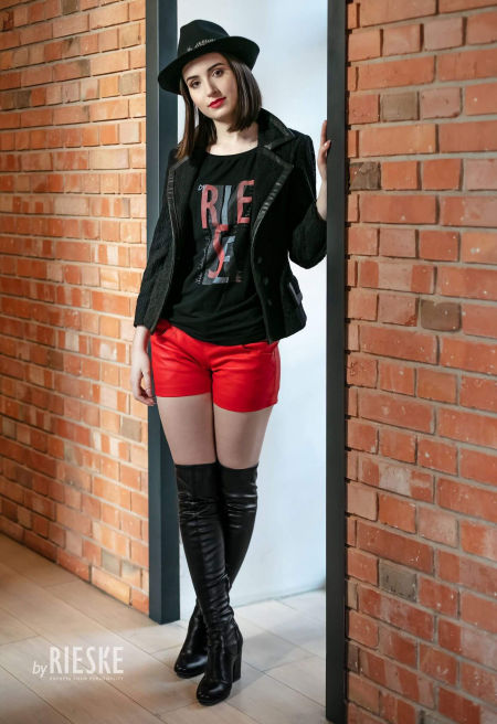 119015 Skórzane Szorty damskie Red