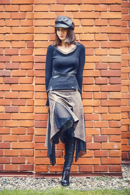 218012 Wełniana Bluzka Black