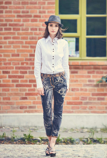 218016 Spodnie Typu Slim Brown