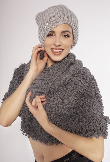 218020 Czapka Handmade Platinum